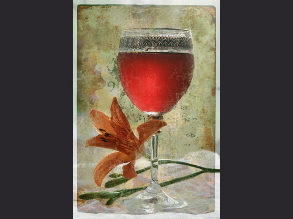 Наздраве с чаша червено вино!