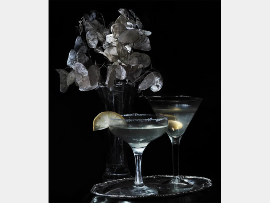 Стилни коктейли с резенчета лимон